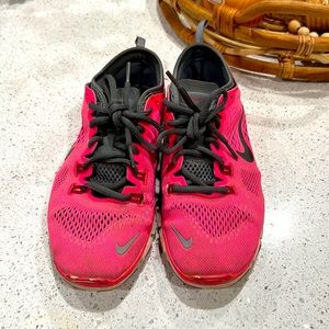 NIKE FREE TR FIT 4. Size 7